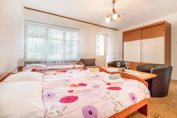 75 m² Apartment for 5 in Baška, Croatia