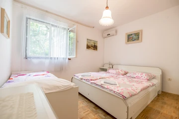 75 m² Apartment for 5 in Baška, Croatia