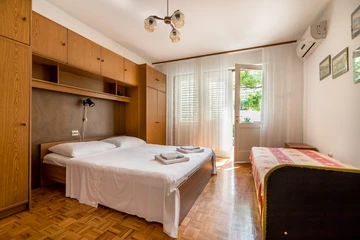 Baška Studio for 2–3 Guests, 150m to the Beach
