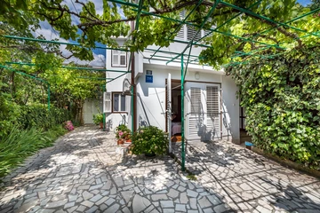 Baška Studio for 2–3 Guests, 150m to the Beach