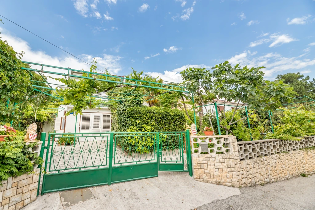 Baška Studio for 2–3 Guests, 150m to the Beach