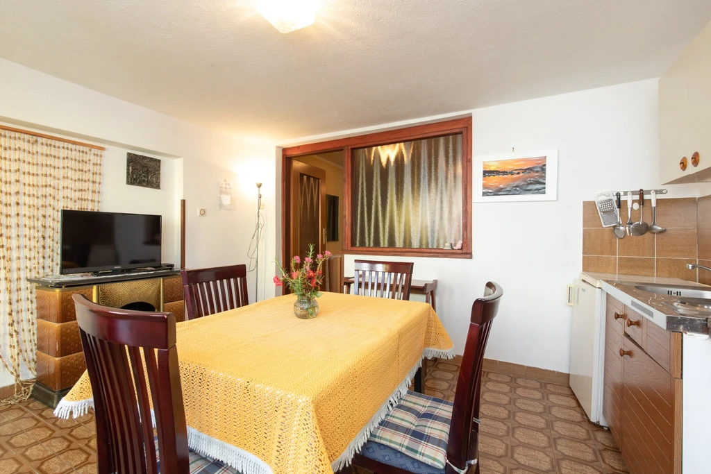 Baška Studio for Up to 3 Guests with Parking