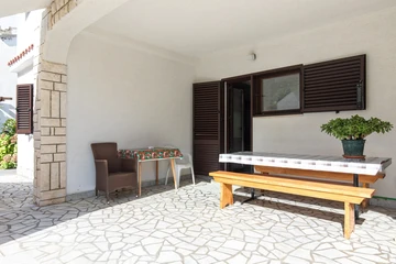 Baška Apartment with Terrace for 4-5 Guests