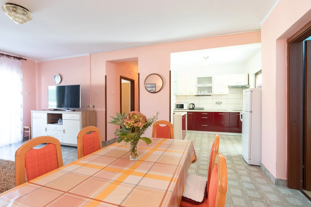 Baška Apartment with Terrace for 4-5 Guests