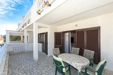 Baška Apartment with Terrace for 4-5 Guests