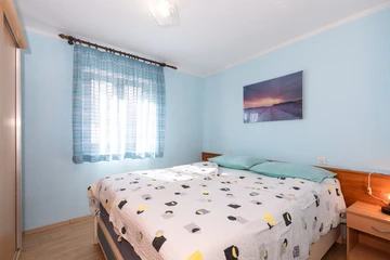 Baška Apartment with Terrace for 4-5 Guests