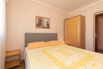 Baška Apartment with Terrace for 4-5 Guests