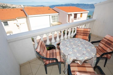 Baška Apartment for 3 Guests with Private Parking