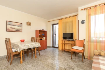 Baška Apartment for 2–3 Guests, 80 m to the Beach