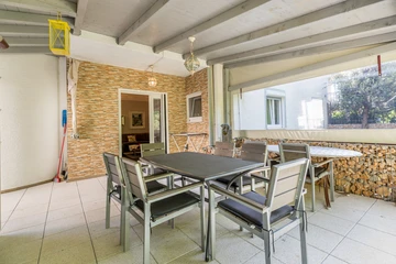 2-Bedroom Apartment in Baška with Parking