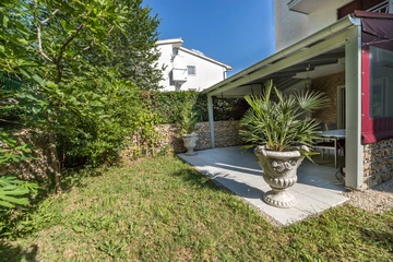 2-Bedroom Apartment in Baška with Parking