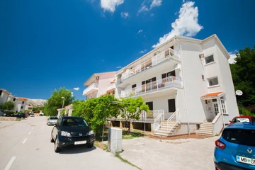 2-Bedroom Apartment in Baška with Parking