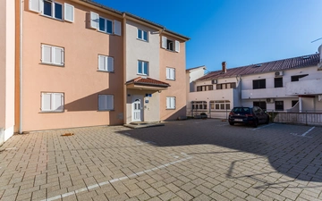 Baška 2-Bedroom Apartment for 4 Guests