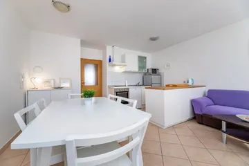 Baška 2-Bedroom Apartment for 4 Guests