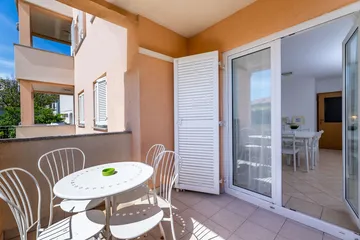 Baška 2-Bedroom Apartment for 4 Guests
