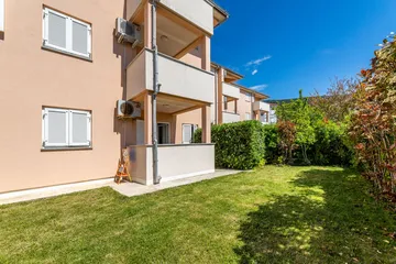 Baška 2-Bedroom Apartment for 4 Guests