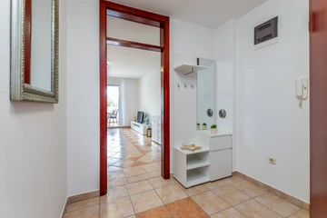 Baška Apartment for 2-4 Guests with Terrace