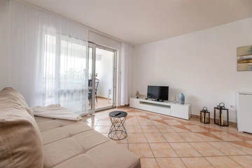 Baška Apartment for 2-4 Guests with Terrace