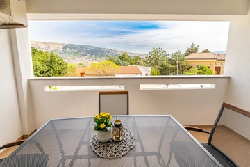 Baška Apartment for 2-4 Guests with Terrace