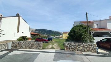 Baška Apartment for 2-4 Guests with Terrace