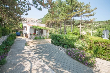 Baška Holiday House with Sea-View Terrace for 4