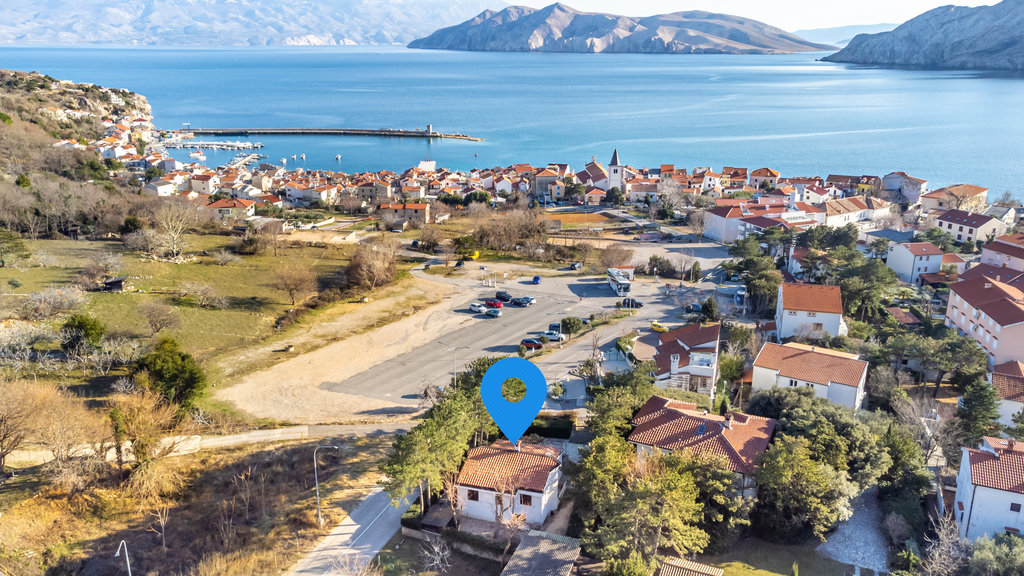 Baška Holiday House with Sea-View Terrace for 4