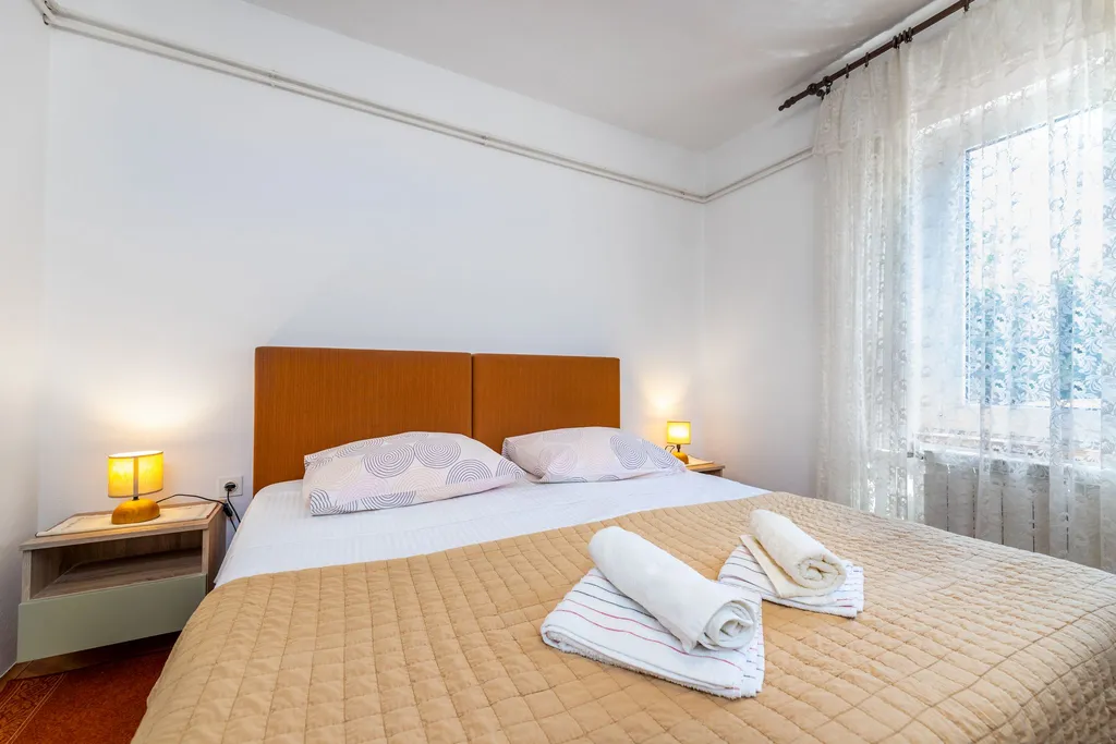Double Room in Baška with Air Conditioning and Parking
