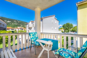 Baška Apartment for 2–4 Guests with Covered Terrace