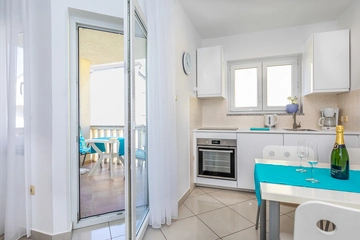 Baška Apartment for 2–4 Guests with Covered Terrace