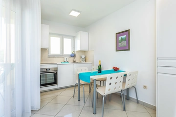 Baška Apartment for 2–4 Guests with Covered Terrace