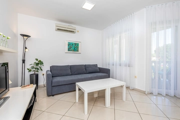 Baška Apartment for 2–4 Guests with Covered Terrace