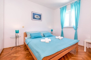 Baška Apartment for 2–4 Guests with Covered Terrace