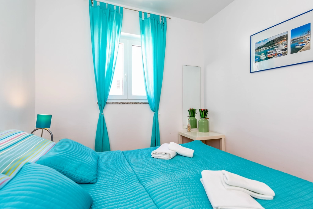 Baška Apartment for 2–4 Guests with Covered Terrace