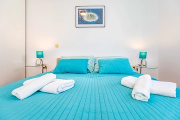 Baška Apartment for 2–4 Guests with Covered Terrace