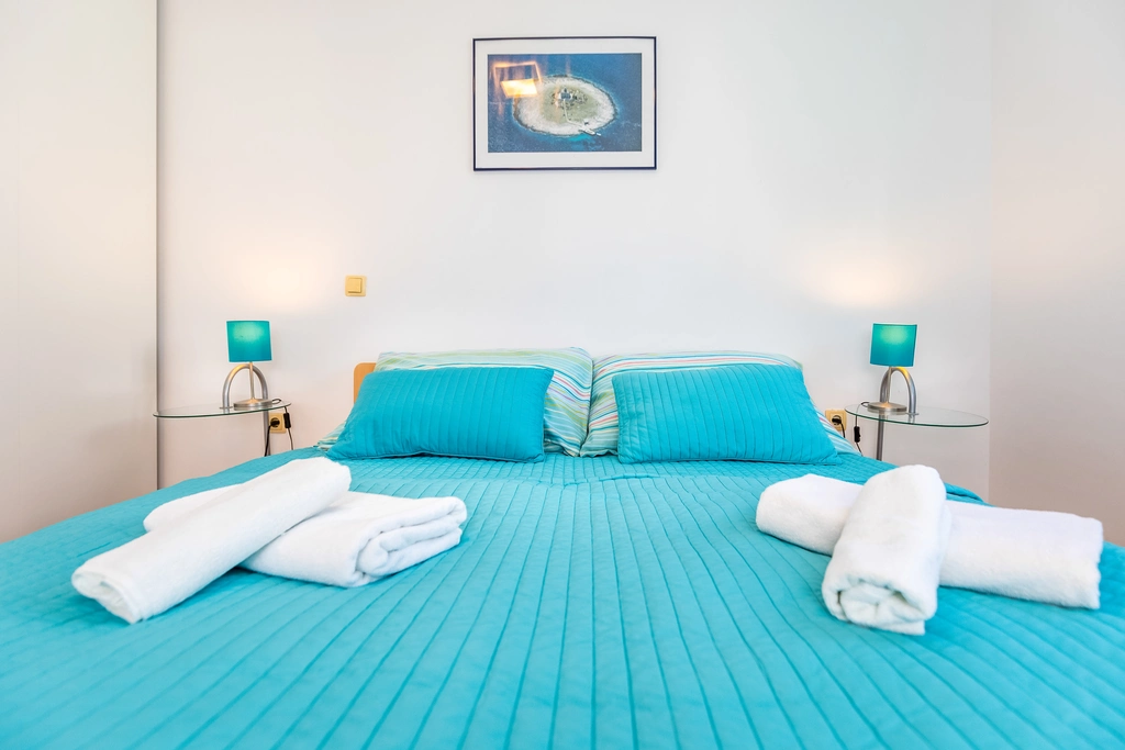 Baška Apartment for 2–4 Guests with Covered Terrace