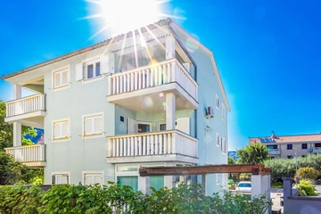 Baška Apartment for 2–4 Guests with Covered Terrace