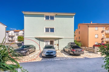 Baška Apartment for 2–4 Guests with Covered Terrace