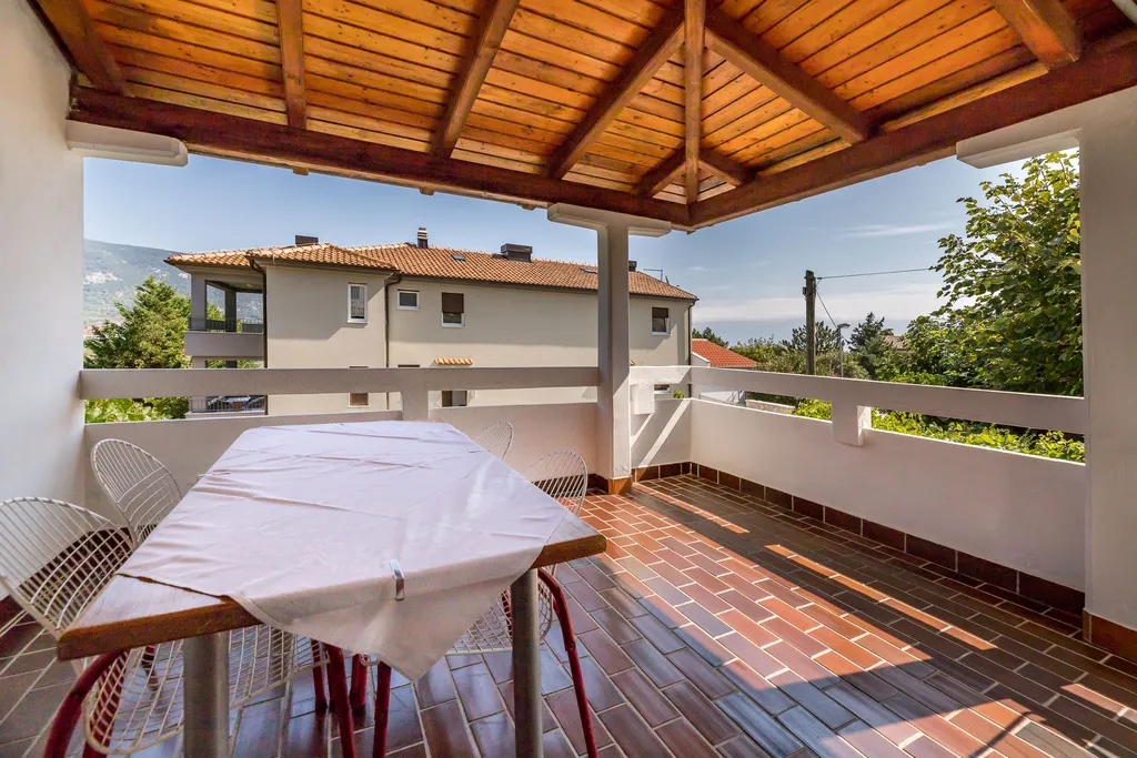 Baška Apartment for 4 Guests with Large Terrace