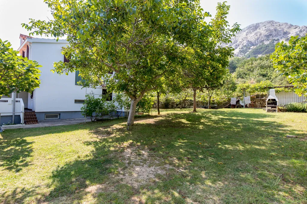 Baška Apartment for 4 Guests with Large Terrace