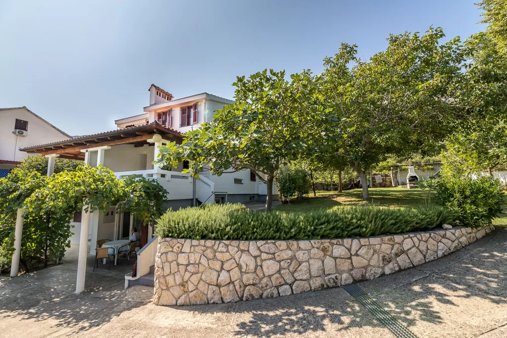Baška Apartment for 4 Guests with Large Terrace