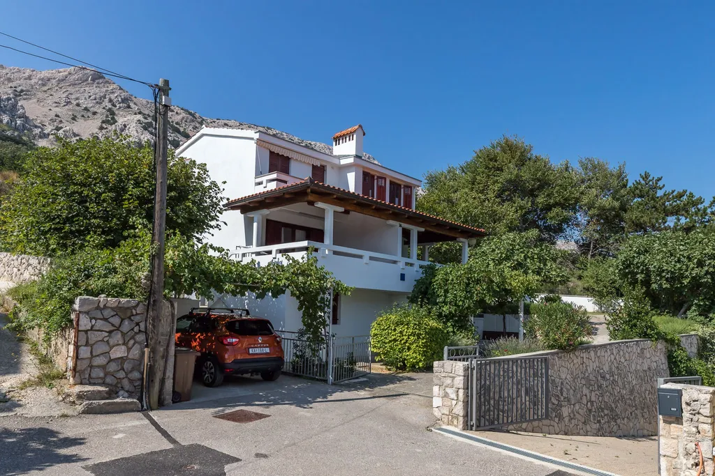 Baška Apartment for 4 Guests with Large Terrace