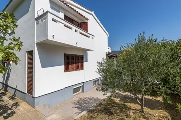 Baška Apartment for 3 with Sea-View Balcony