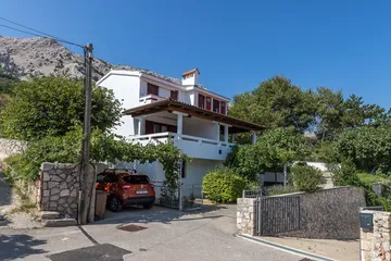 Baška Apartment for 3 with Sea-View Balcony