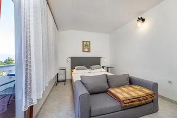 Baška Apartment for 3 with Sea-View Balcony
