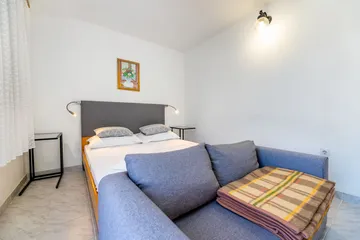 Baška Apartment for 3 with Sea-View Balcony