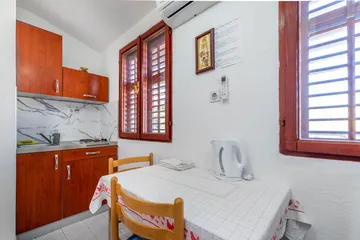 Baška Apartment for 3 with Sea-View Balcony