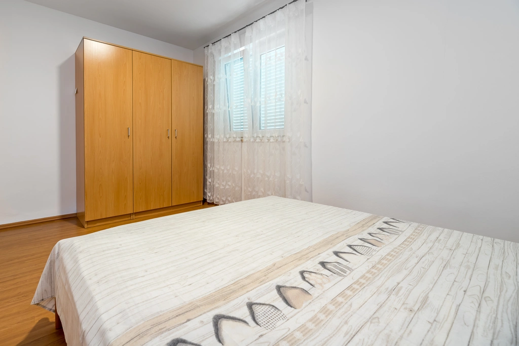 Ground-Floor Apartment in Baška for Up to 3