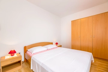 Balcony Apartment for 3 Guests in Baška