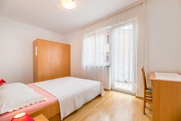 Balcony Apartment for 3 Guests in Baška