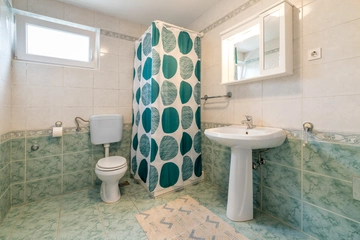 Balcony Apartment for 3 Guests in Baška